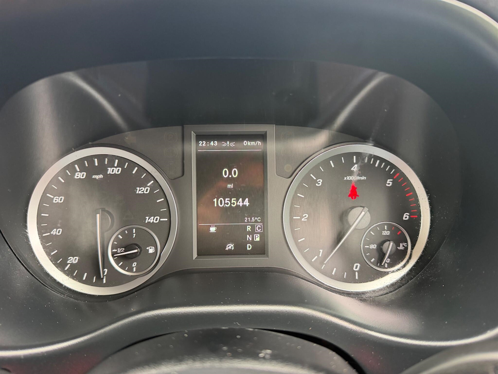 Mercedes-Benz Vito 110Cdi Progressive Van White #21