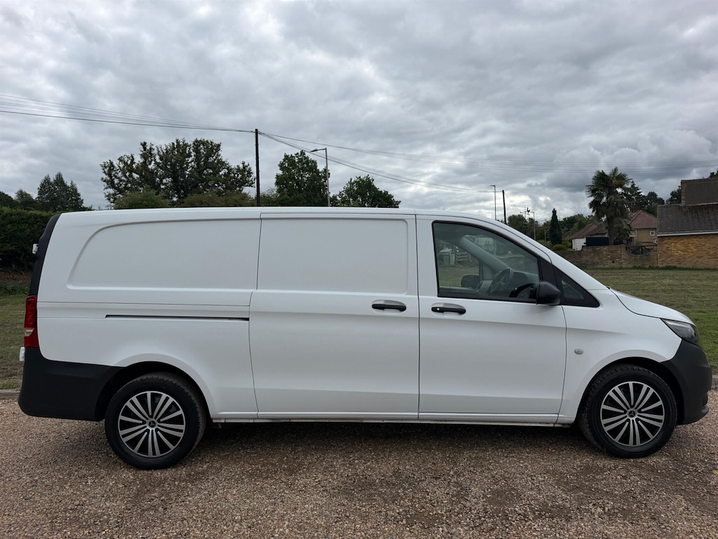 Mercedes-Benz Vito 2.0 L 2.0 116 Cdi Progressive G-tronic Rwd L3 Euro White #6