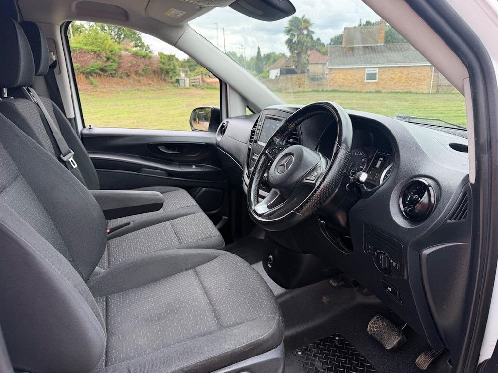 Mercedes-Benz Vito 110Cdi Progressive Van White #11