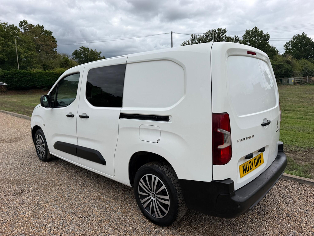 Peugeot Partner 1.5 L 1.5 Bluehdi 850 Professional Long Crew Van D White #4
