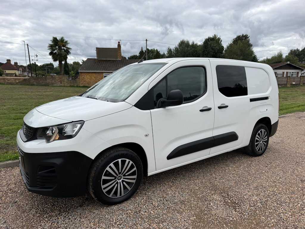 Peugeot Partner 1.5 L 1.5 Bluehdi 850 Professional Long Crew Van D White #3