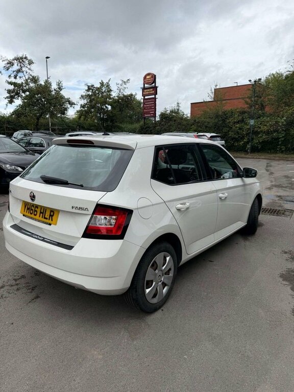Skoda Fabia 1.0 S Hatchback Euro 6 S S 60 White #2