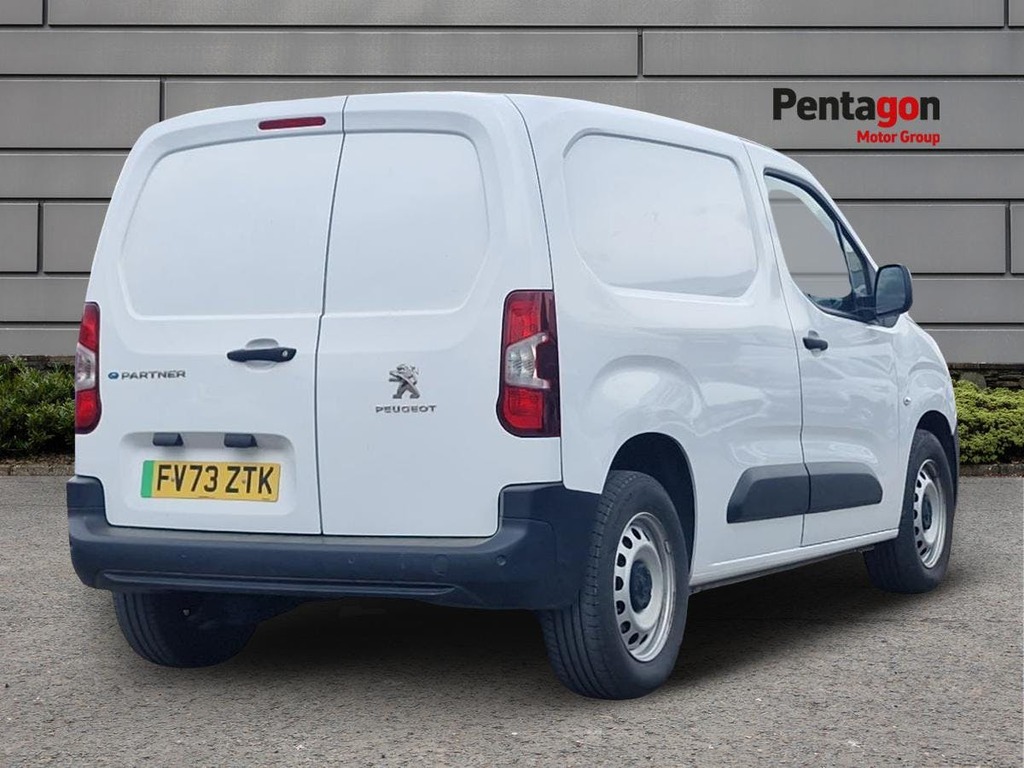 Peugeot E-Partner 800 50Kwh Professional Premium Plus Standard Pane White #4