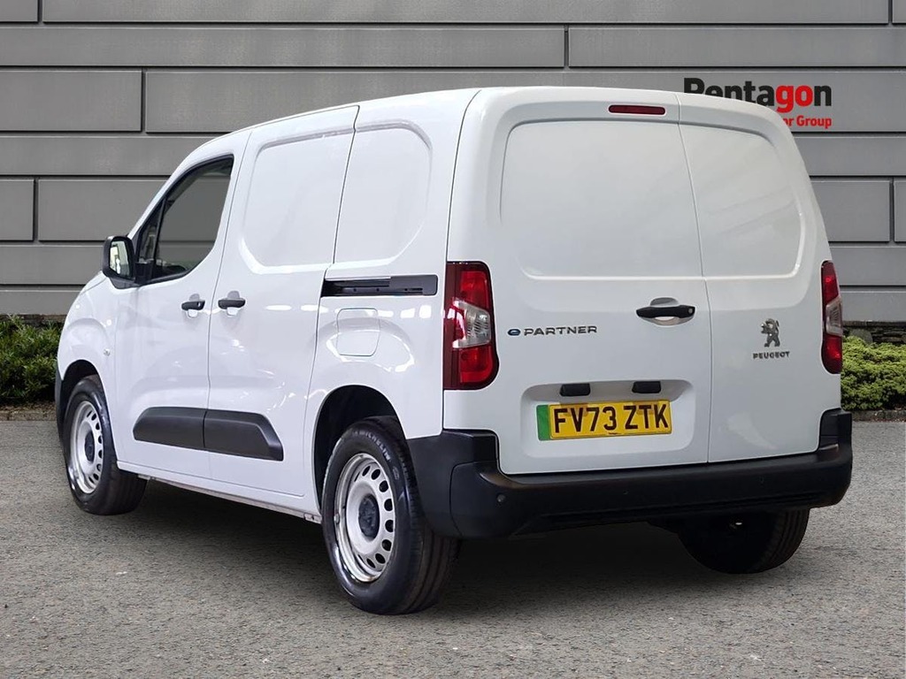 Peugeot E-Partner 800 50Kwh Professional Premium Plus Standard Pane White #2
