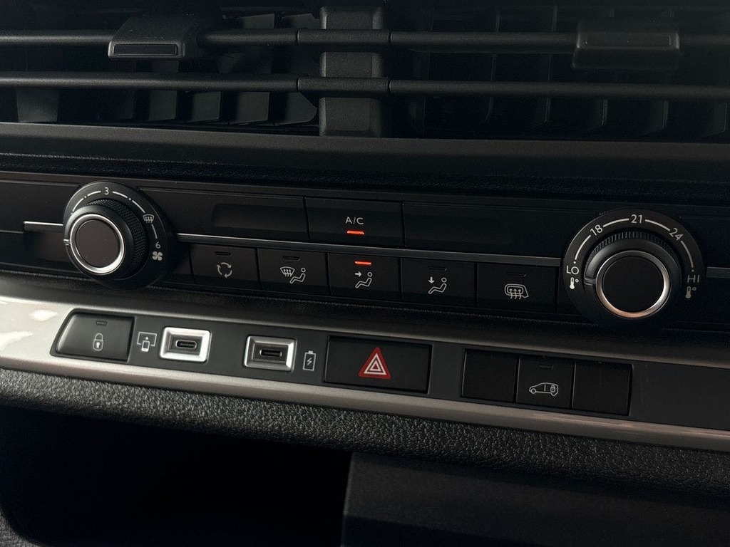 Vauxhall Vivaro Prime Black #25