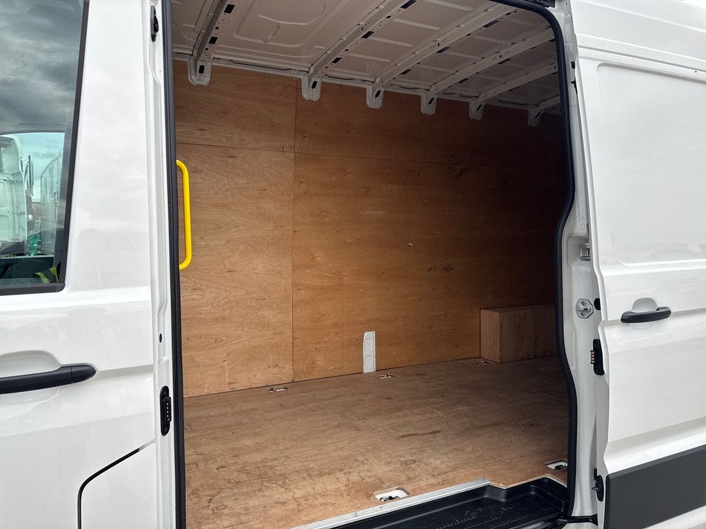 Volkswagen Crafter Cr35 Panel Van Commerce Plus Mwb 140 Ps 2.0 Tdi 8S Blue #9