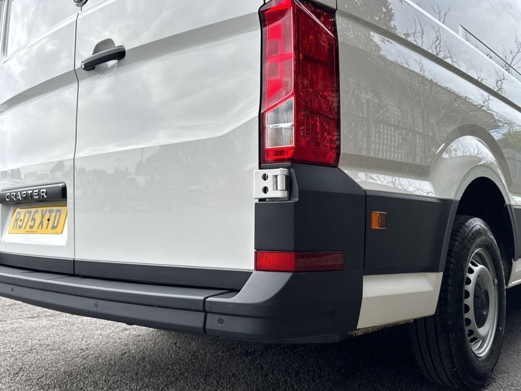 Volkswagen Crafter Cr35 Panel Van Commerce Plus Mwb 140 Ps 2.0 Tdi 8S Blue #27
