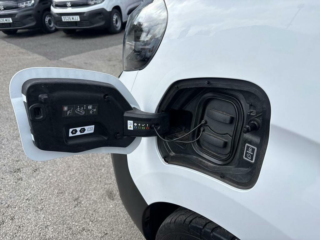 Vauxhall Vivaro 1.5 Turbo D 120 Pro H1 Van White #17