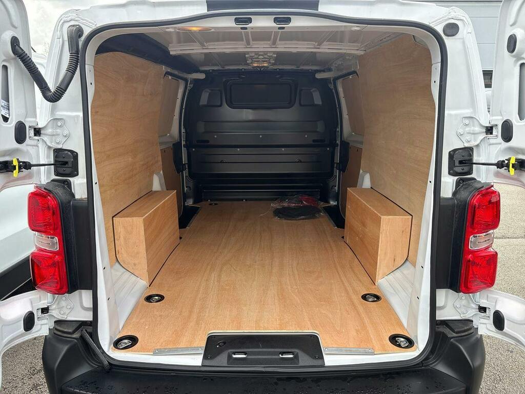 Vauxhall Vivaro 1.5 Turbo D 120 Pro H1 Van White #9
