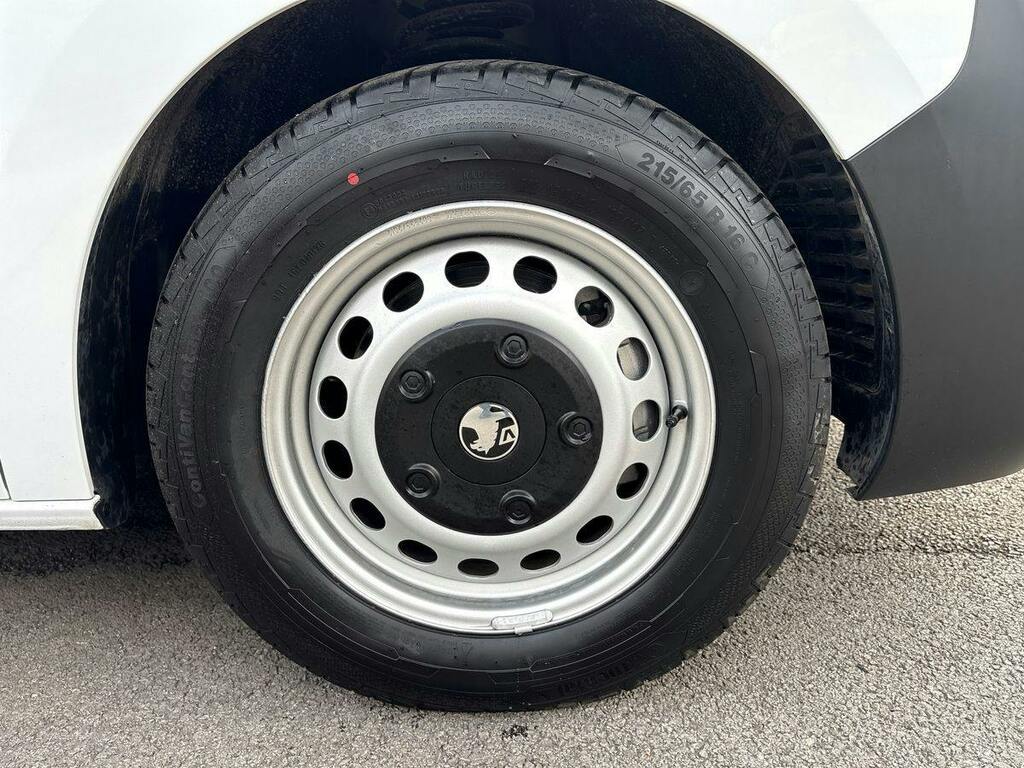 Vauxhall Vivaro 1.5 Turbo D 120 Pro H1 Van White #14