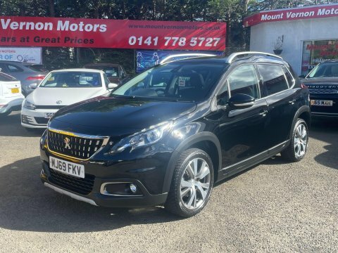 Peugeot 2008 1.2 Puretech Allure Black #2