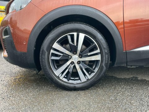 Peugeot 3008 1.2 Puretech Allure Brown #3