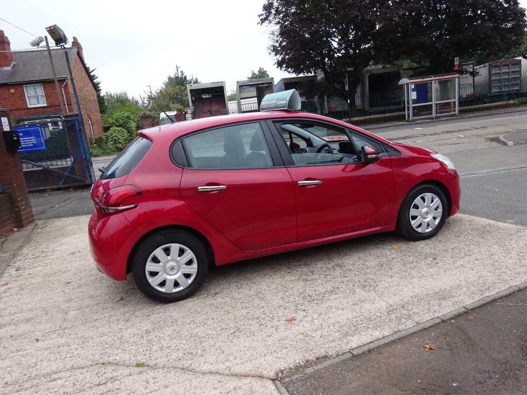 Peugeot 208 Active White #6