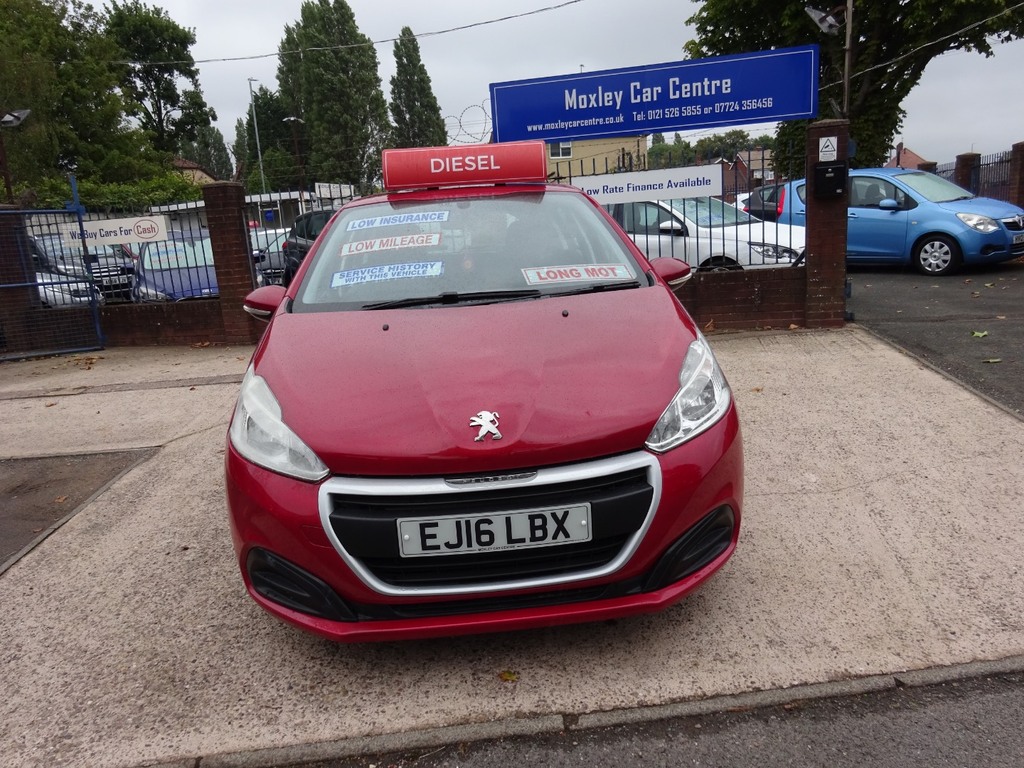 Peugeot 208 Active White #1