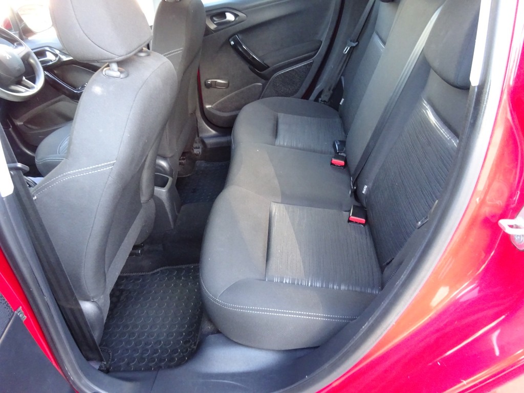 Peugeot 208 Active White #12