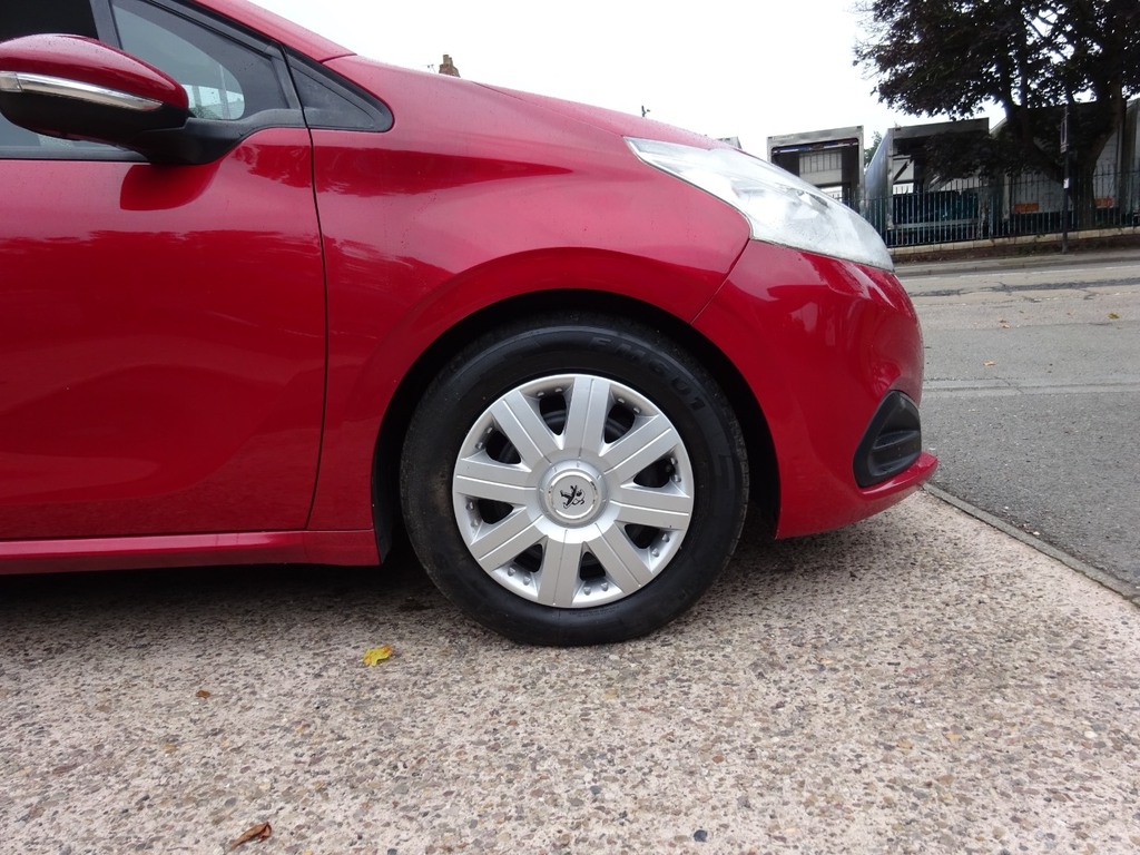 Peugeot 208 Active White #15