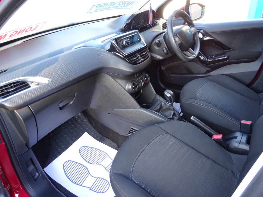 Peugeot 208 Active White #10