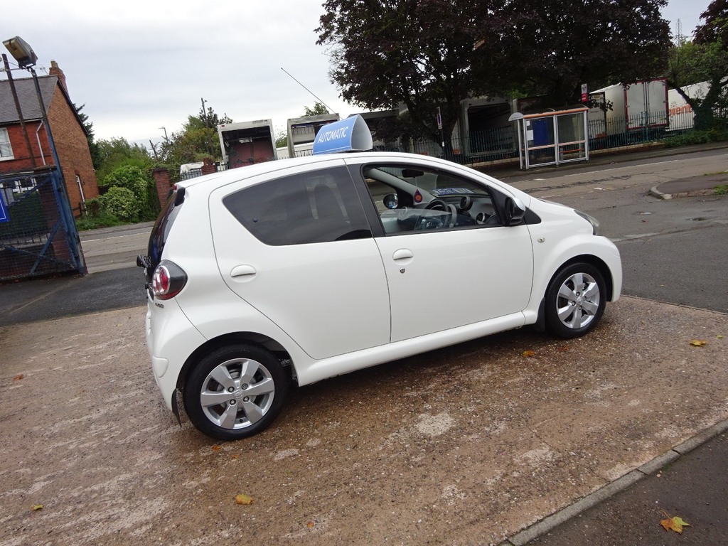 Toyota Aygo 1.0 Vvt-i Fire Mmt Ac White #6