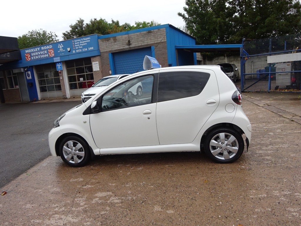 Toyota Aygo 1.0 Vvt-i Fire Mmt Ac White #4