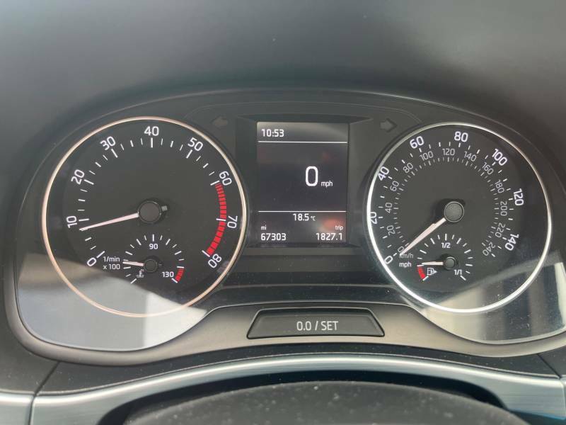 Skoda Fabia 1.0 Mpi Se White #4