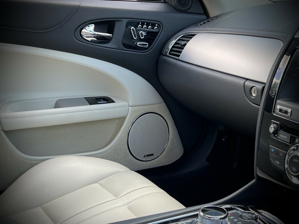 Jaguar XK Coupe Black #65
