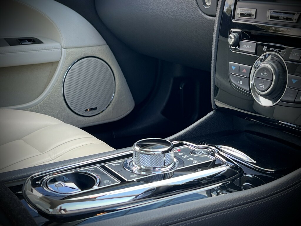 Jaguar XK Coupe Black #51