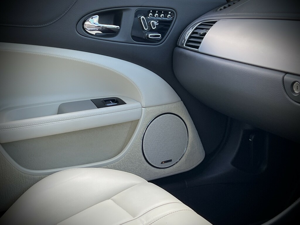 Jaguar XK Coupe Black #71
