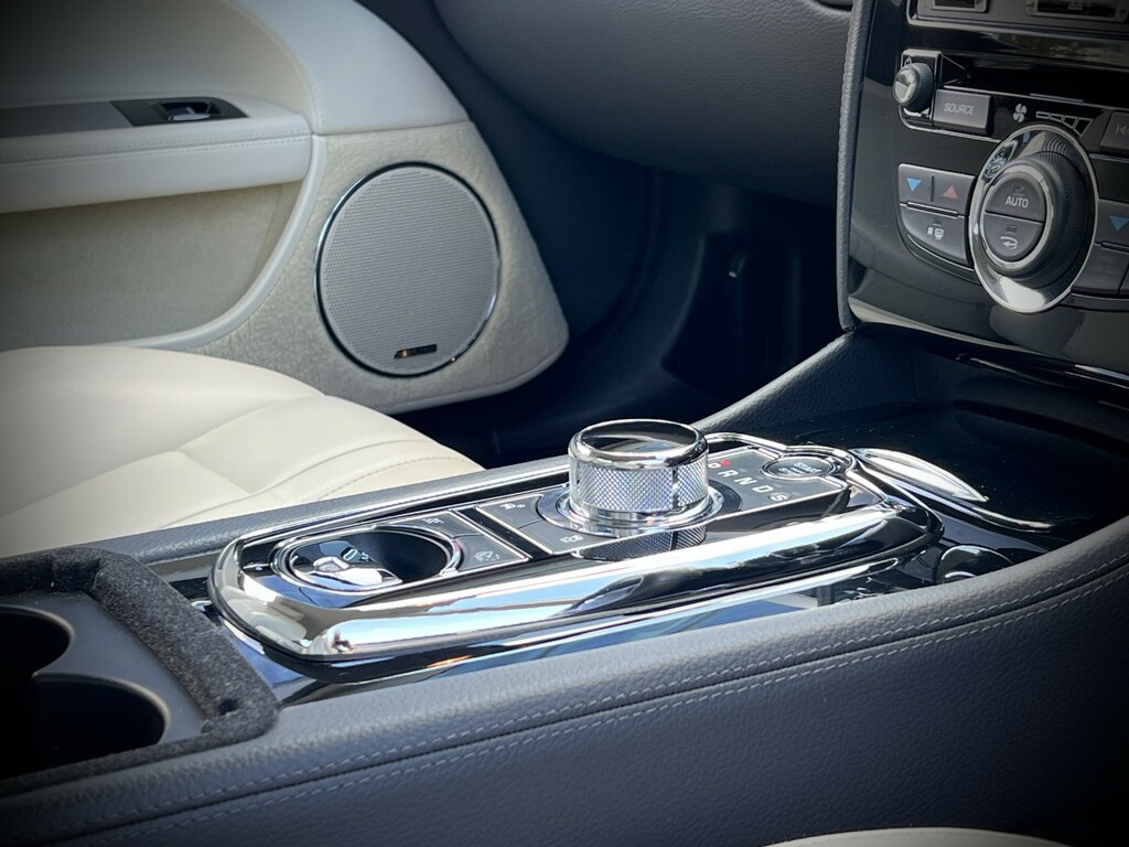 Jaguar XK Coupe Black #24