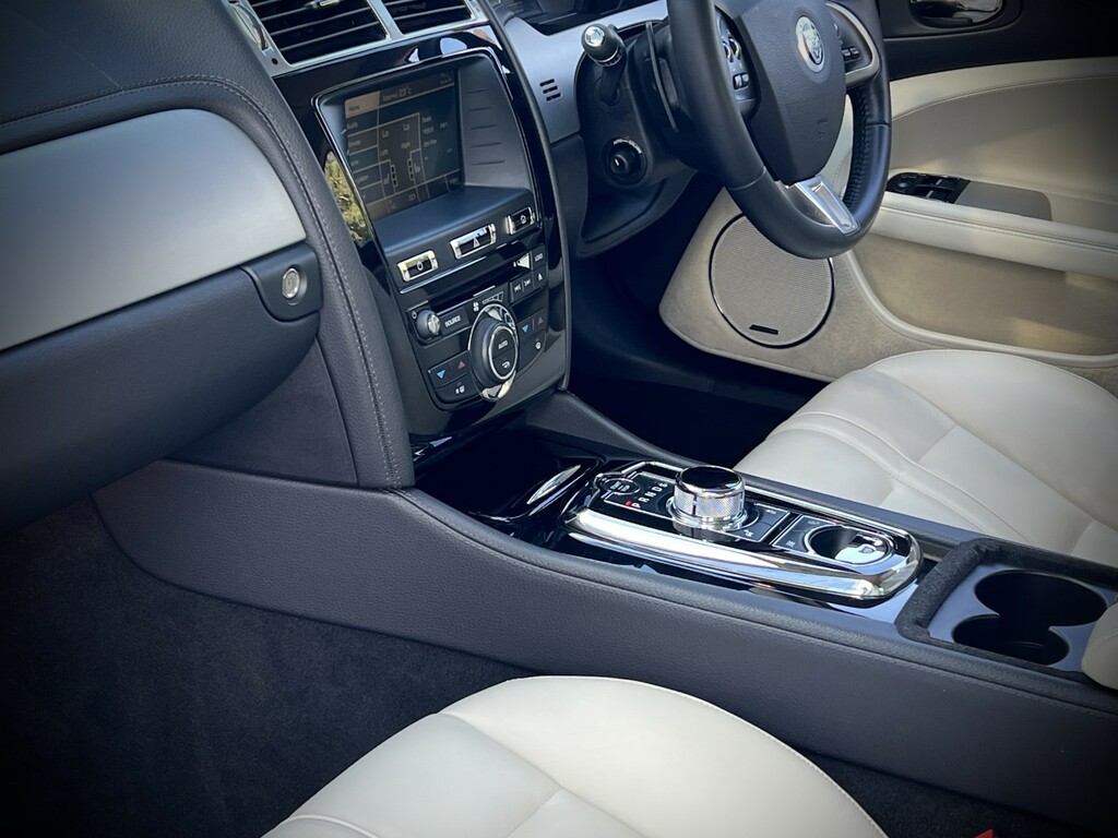 Jaguar XK Coupe Black #18