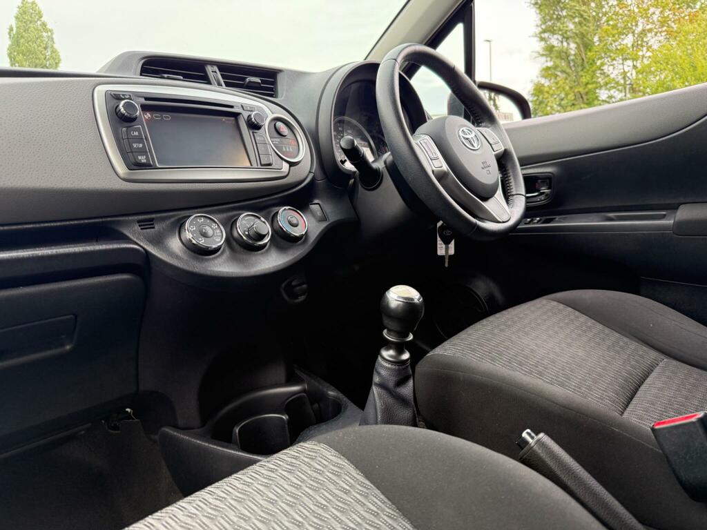 Toyota Yaris Vvt-i Trend #9