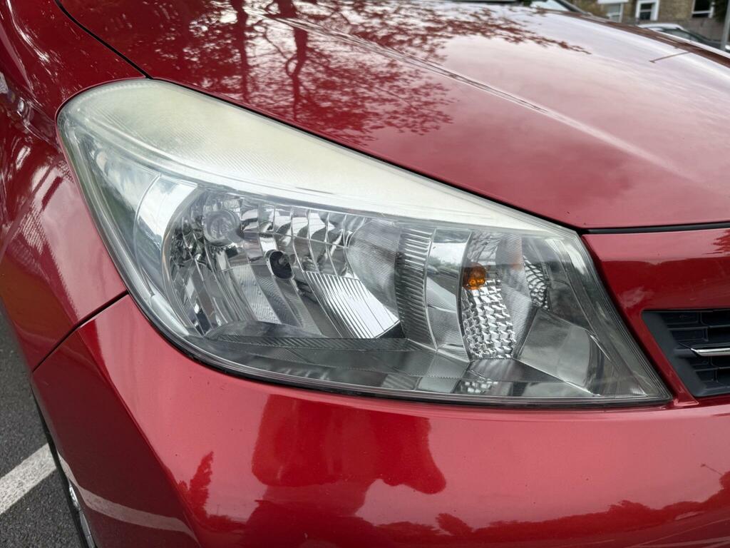 Toyota Yaris Vvt-i Trend #32