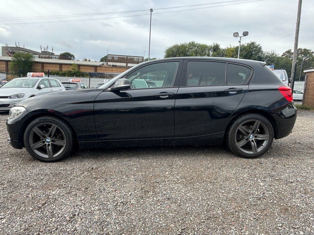 BMW 1 Series 1.5L Sport Black #4