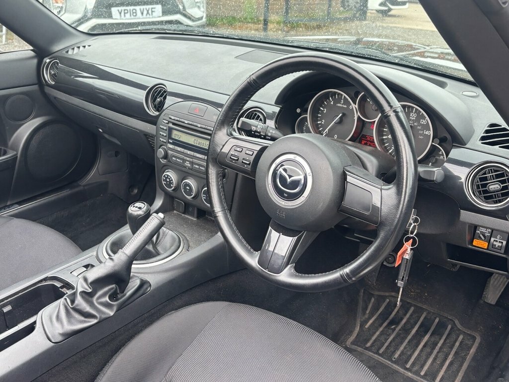 Mazda MX-5 2.0I Venture Edition Red #9