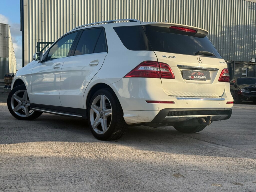 Mercedes-Benz M Class 2.1 Ml250 Bluetec Amg Line Suv G-tronic White #2