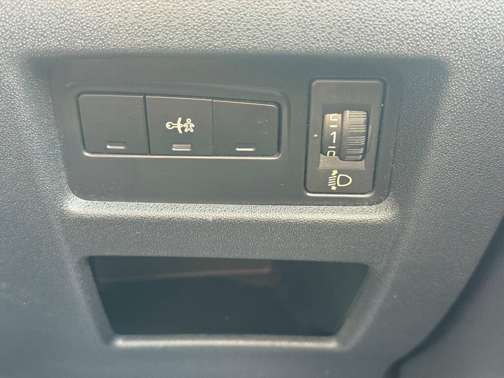 Citroen C4 Hdi Platinum White #44
