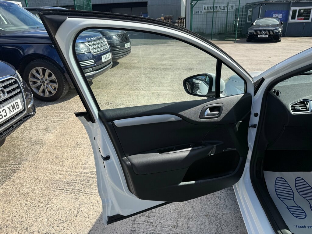 Citroen C4 Hdi Platinum White #68
