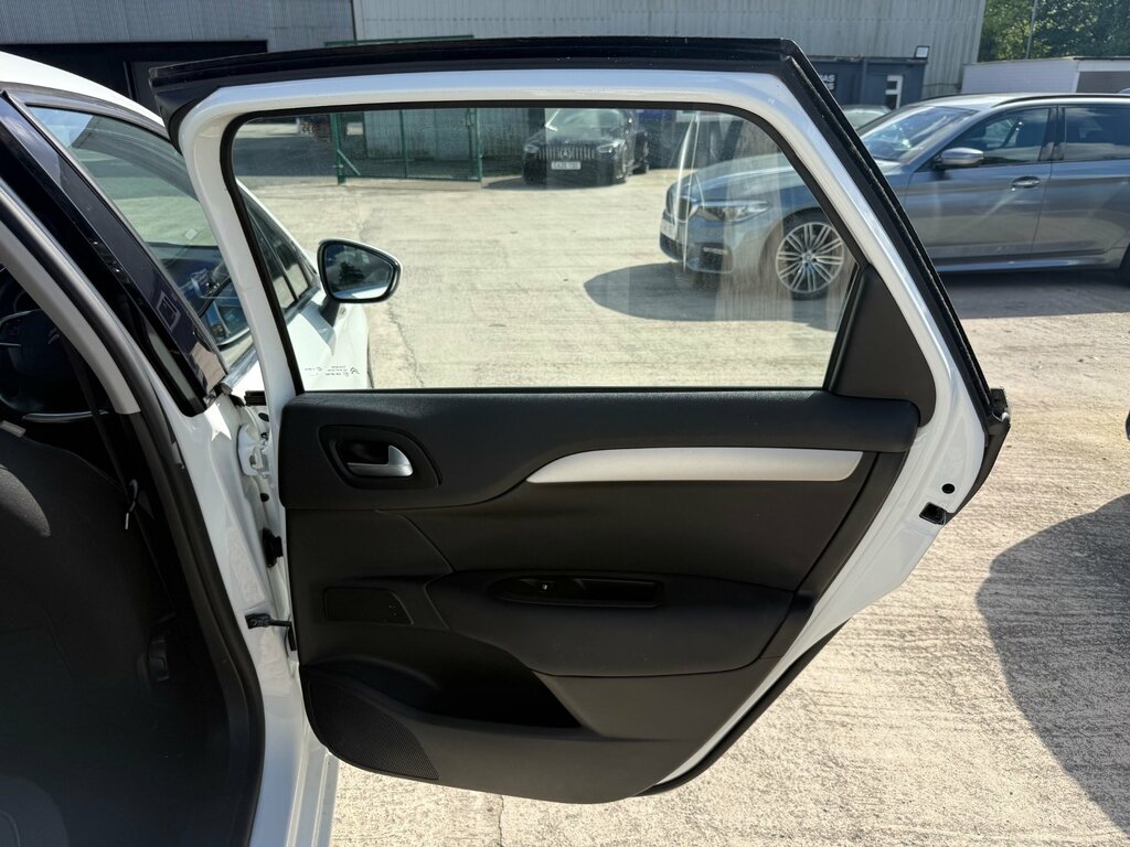 Citroen C4 Hdi Platinum White #66