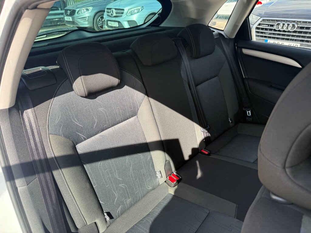 Citroen C4 Hdi Platinum White #29