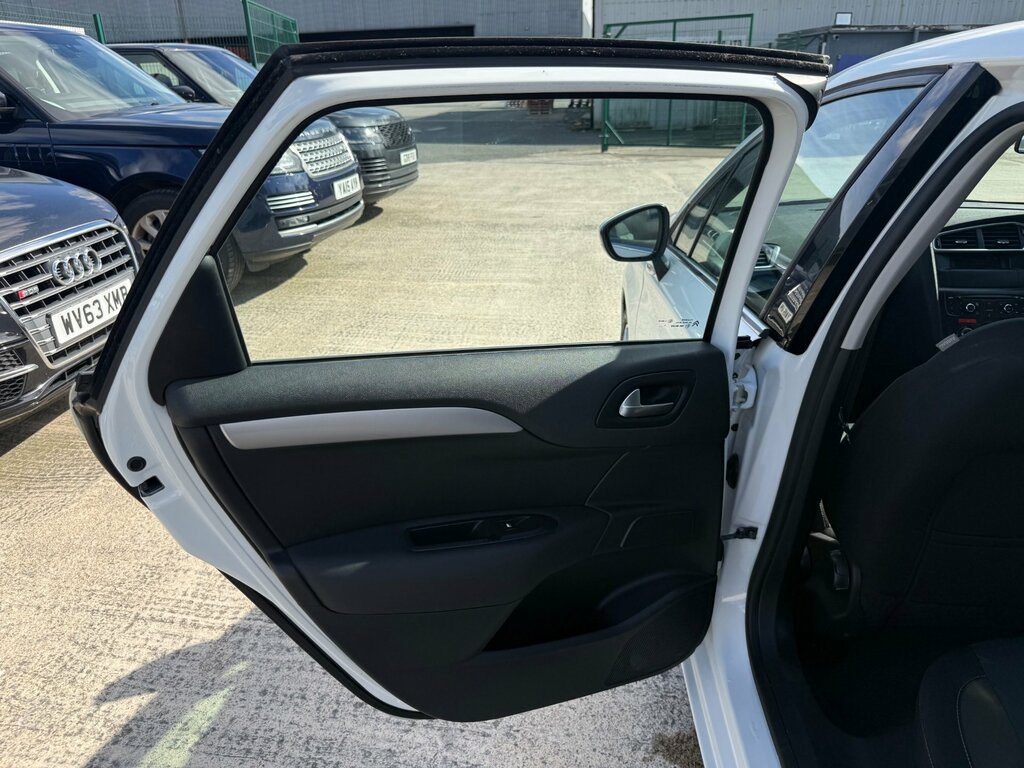 Citroen C4 Hdi Platinum White #70