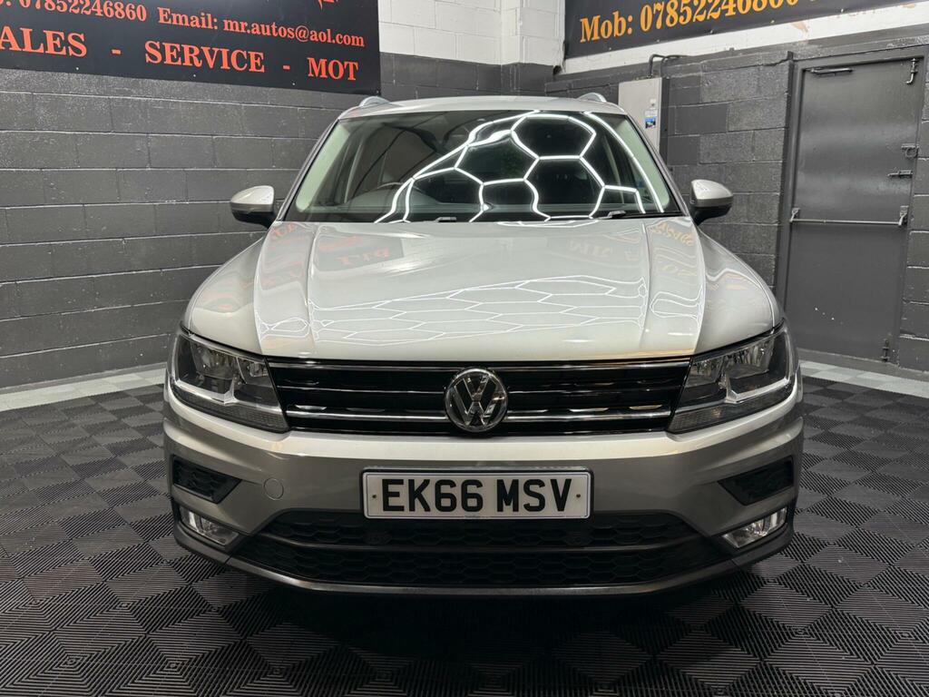 Volkswagen Tiguan Se Navigation Silver #5