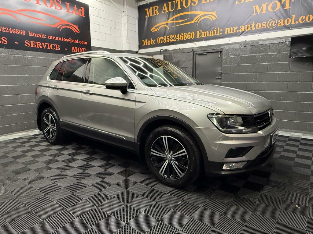 Volkswagen Tiguan Se Navigation Silver #4