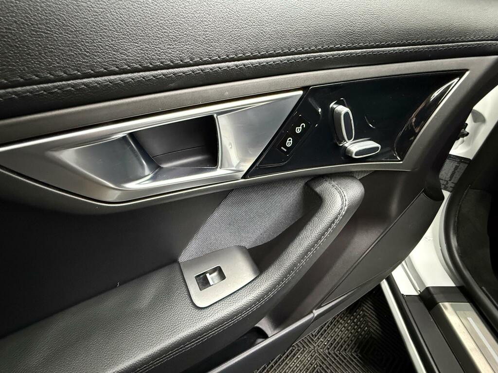 Jaguar F-Type Boxster 24V Black #36