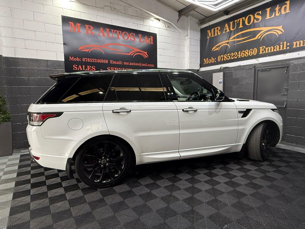 Land Rover Range Rover Sport Black #2