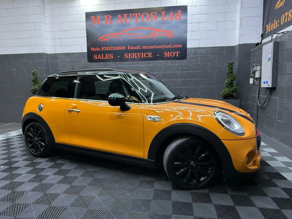 Mini Hatch Cooper S Orange