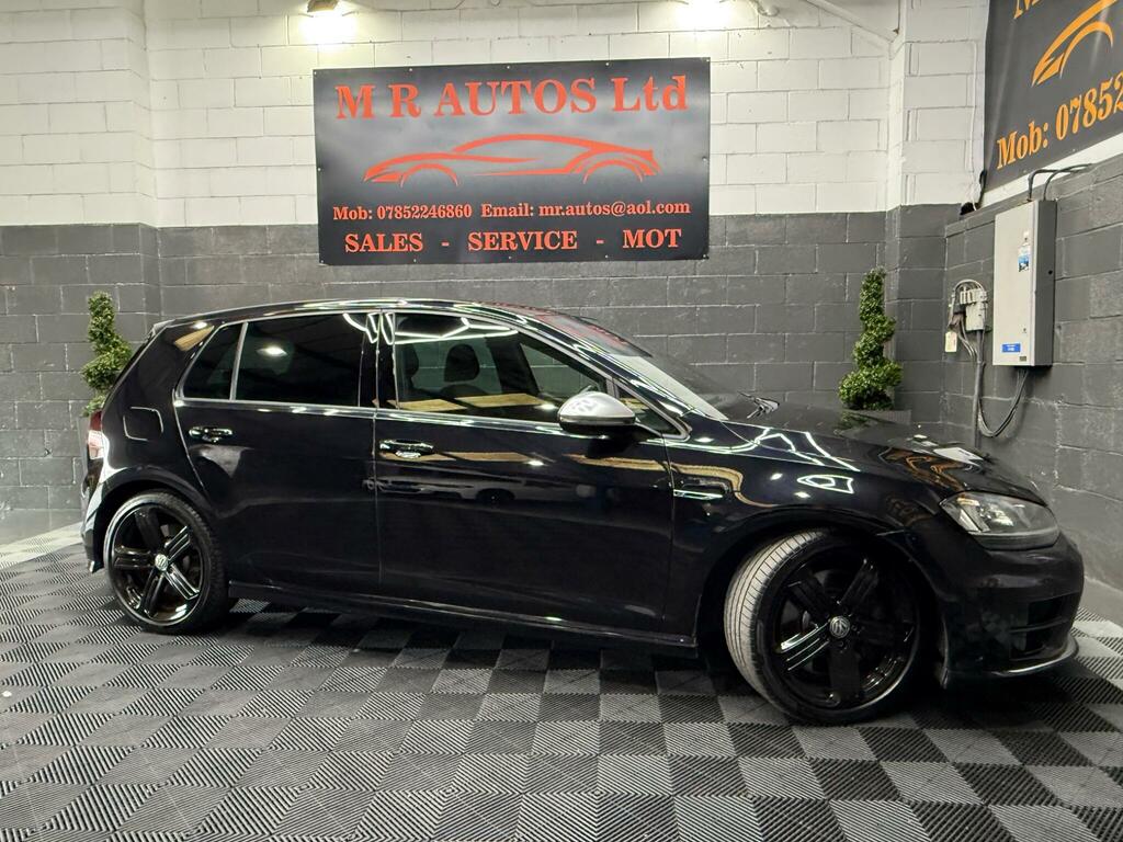 Volkswagen Golf R Black