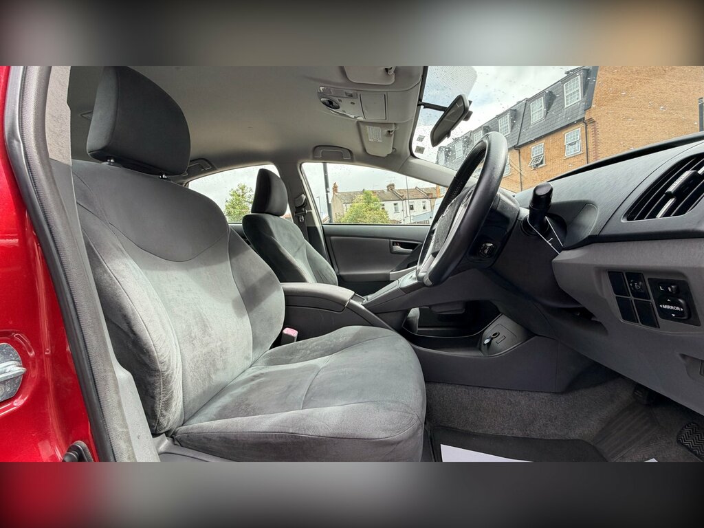 Toyota Prius Hatchback #11