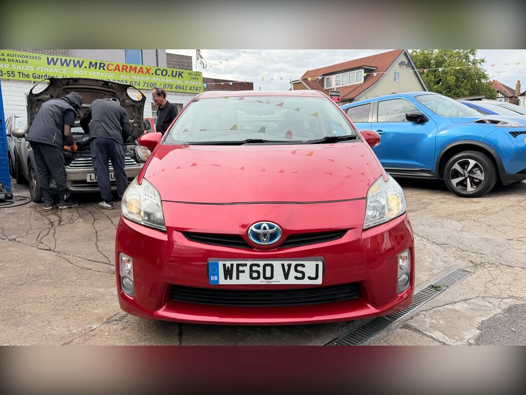 Toyota Prius White #2