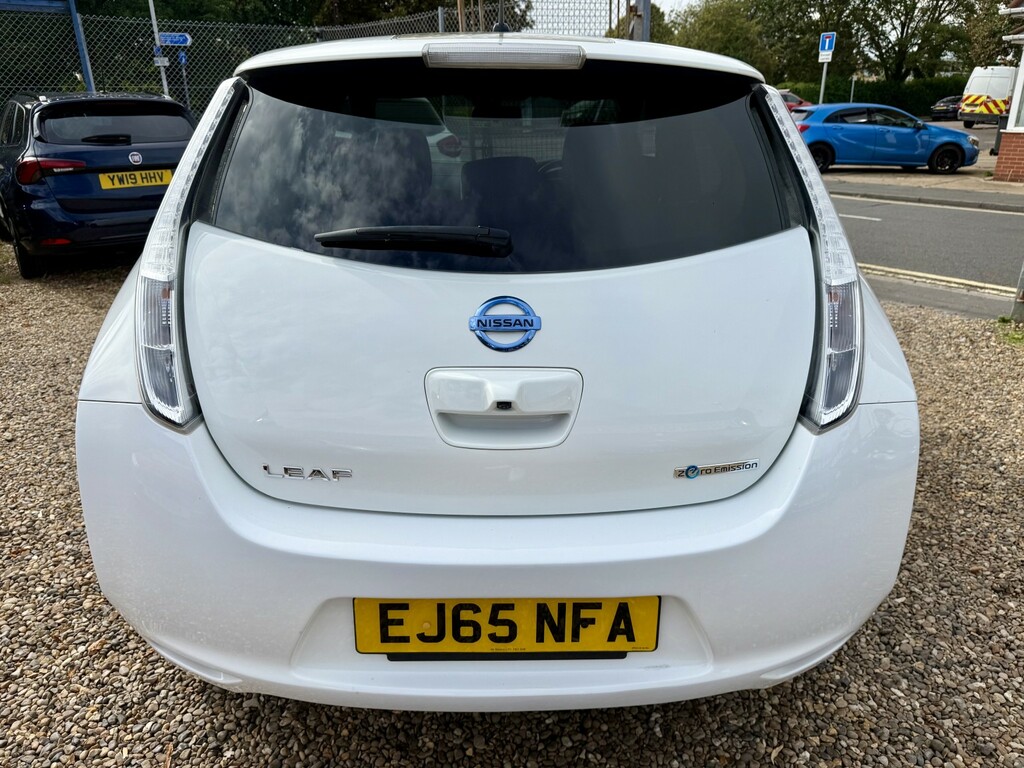 Nissan Leaf 24Kwh Tekna 2016 White #4