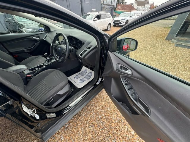 Ford Focus 1.5 Tdci Titanium Hatchback Euro Grey #12
