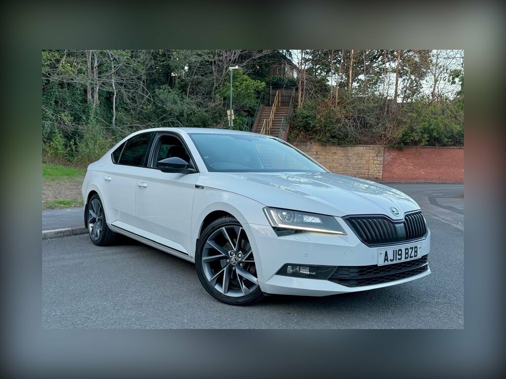 Skoda Superb 1.5 Tsi Act Sportline Plus Dsg Euro 6 Ss White